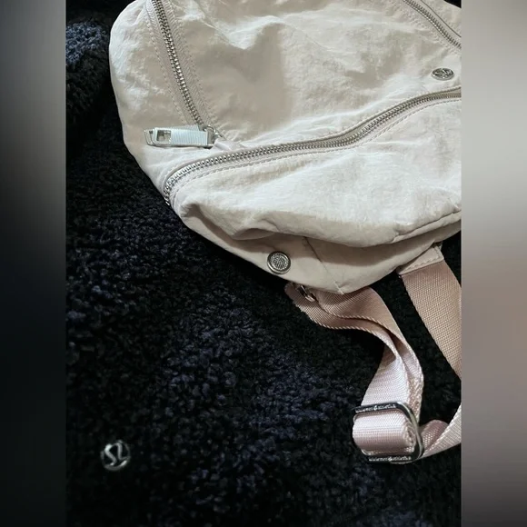 Lululemon City Adventurer Backpack *Mini 12L
Muse - Picture 6 of 12